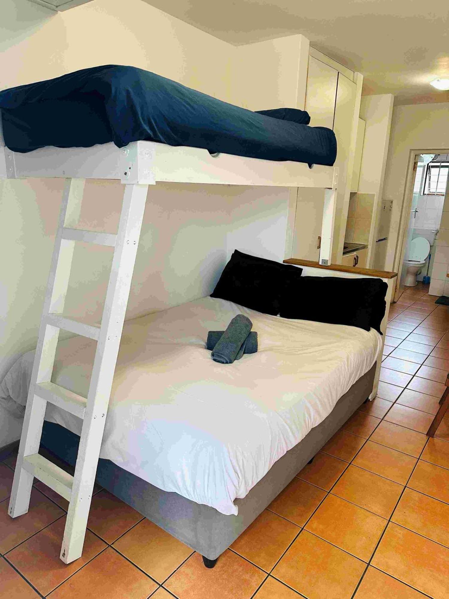 Green Elephant Backpackers Кейптаун Екстериор снимка